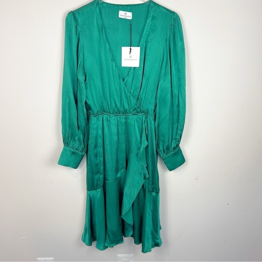Chloe Kristyn Emerald Green Long Sleeve Satin Dress size M NEW